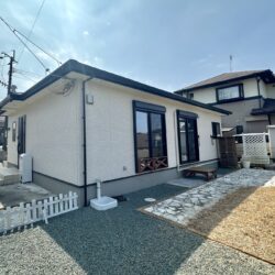 リビング広々25帖！築3年の綺麗でゆとりある一戸建て🏠✨静かな住環境が魅力的な泗水町永。庭付き一戸建てでのんびり快適なスローライフを🍀